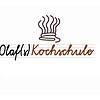 Latzschürzen mit Logo für Olaf's Kochschule, ideal für Kochkurse und Events.